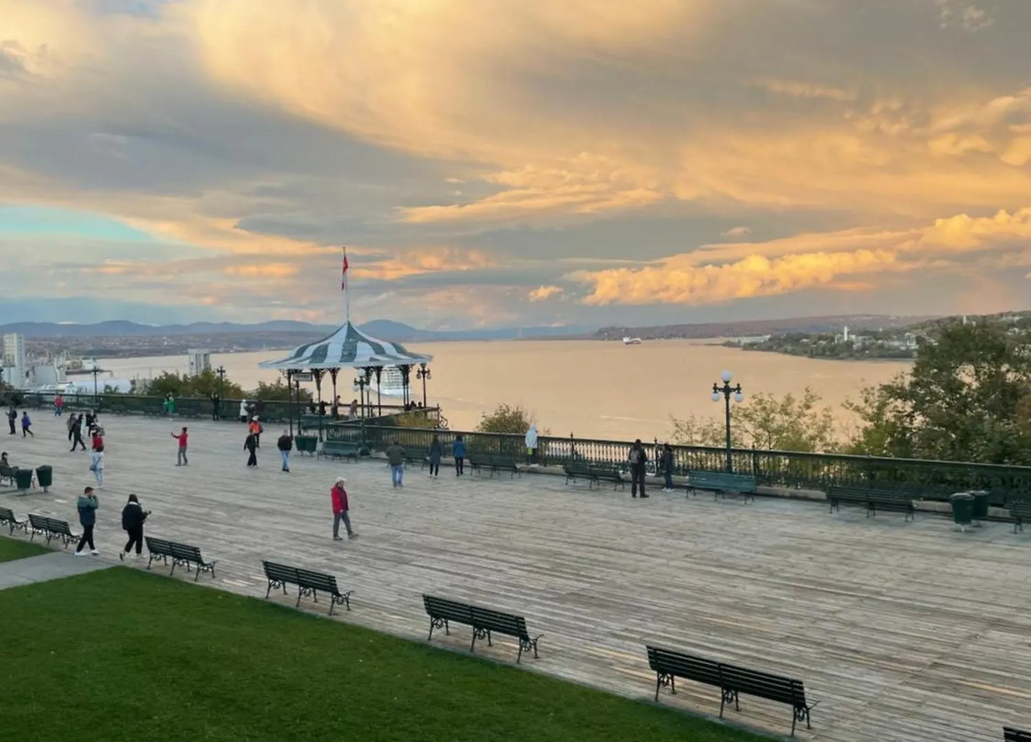 Hotel Terrasse Dufferin Quebec City